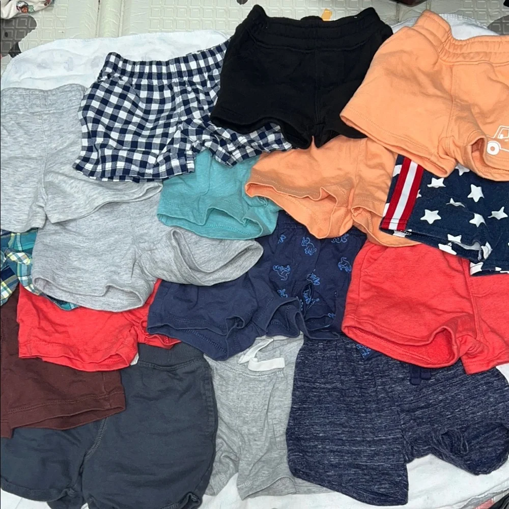 Lot of Baby shorts - Picture 1 of 3